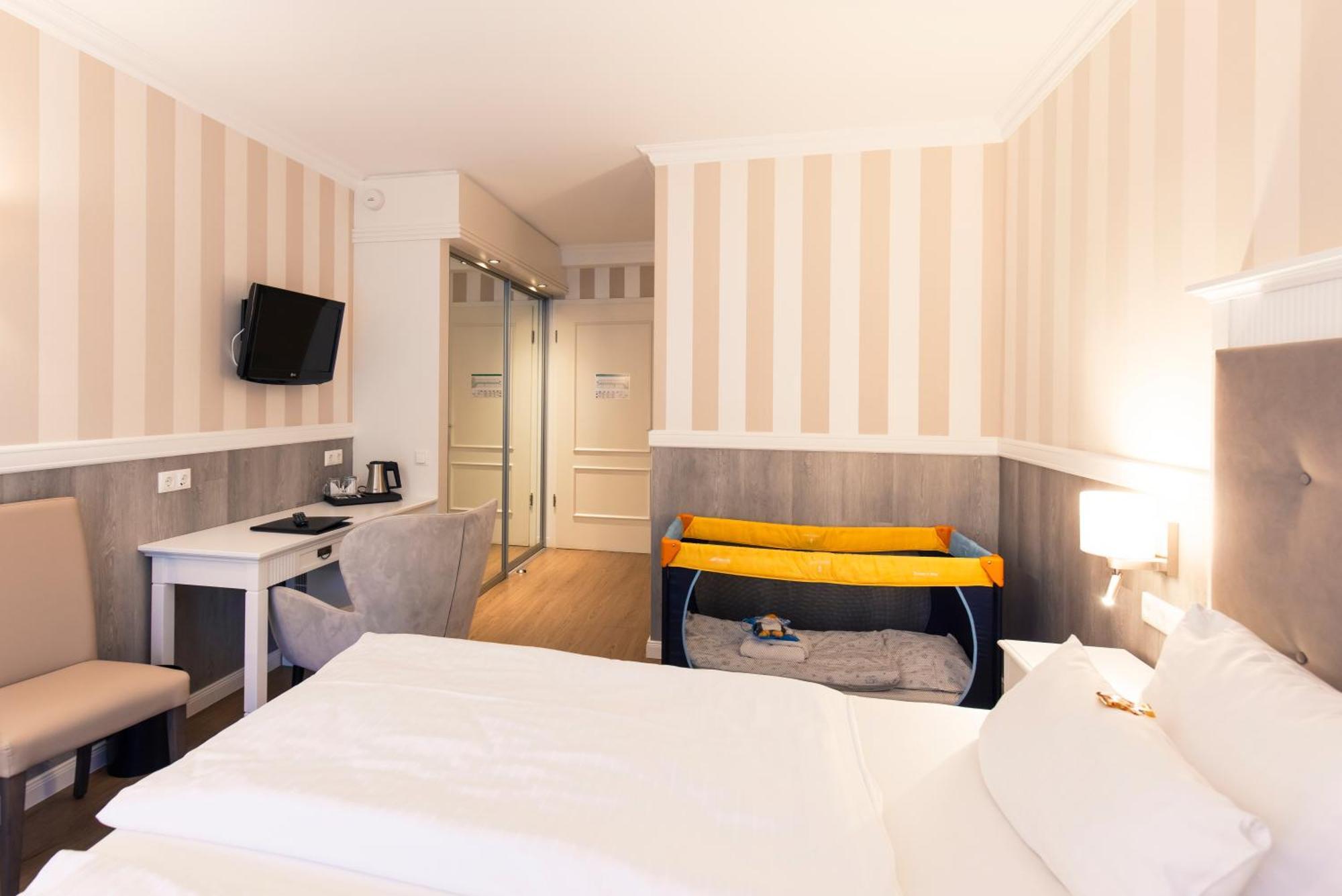 Resort Hotel IV Jahreszeiten זינקסט מראה חיצוני תמונה