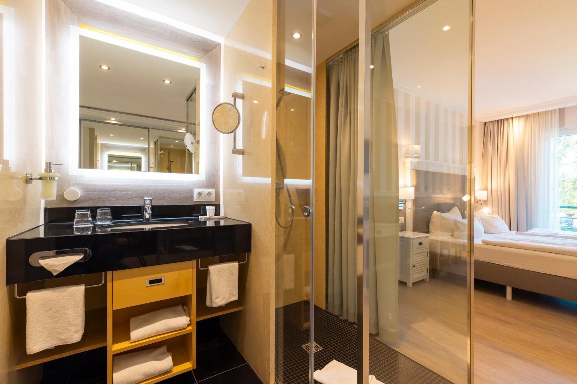 Resort Hotel IV Jahreszeiten זינקסט מראה חיצוני תמונה